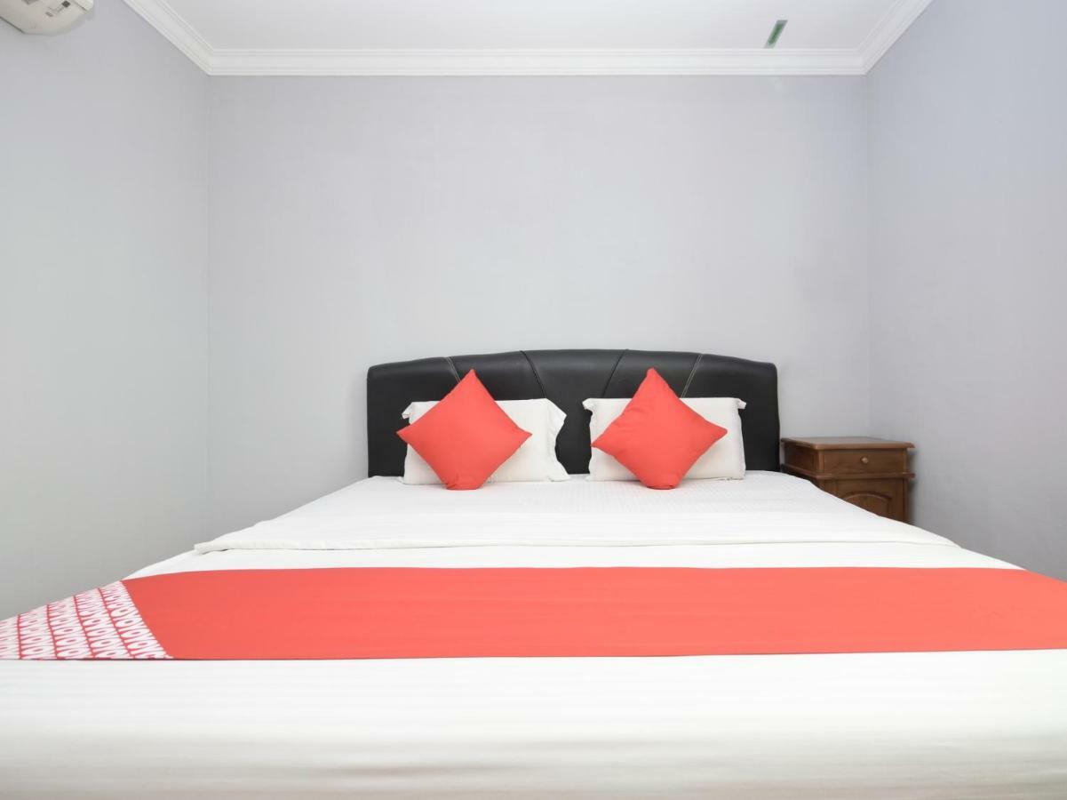 Oyo 892 Hotel Grand Nadia Labuan Ngoại thất bức ảnh