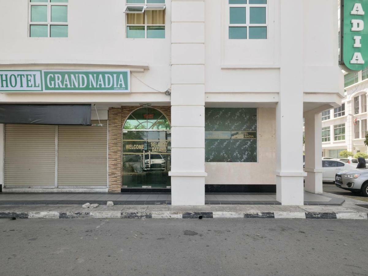 Oyo 892 Hotel Grand Nadia Labuan Ngoại thất bức ảnh