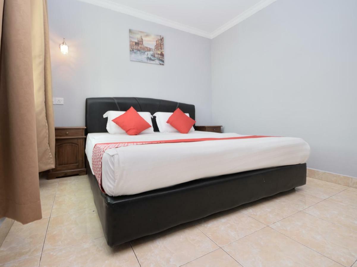 Oyo 892 Hotel Grand Nadia Labuan Ngoại thất bức ảnh
